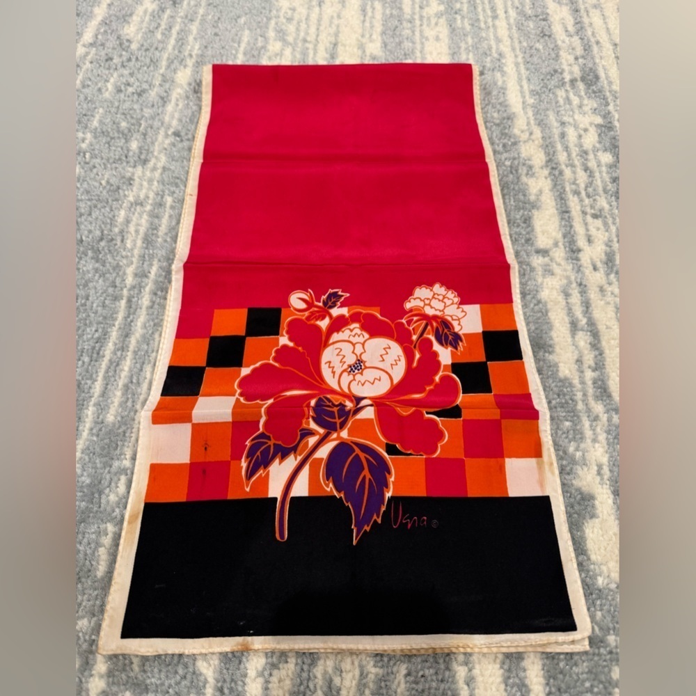 Vera Scarf